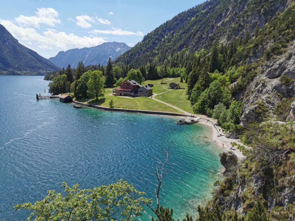 Traumhaft in Achenkirch wandern - am Achensee entlang zur Gaisalm