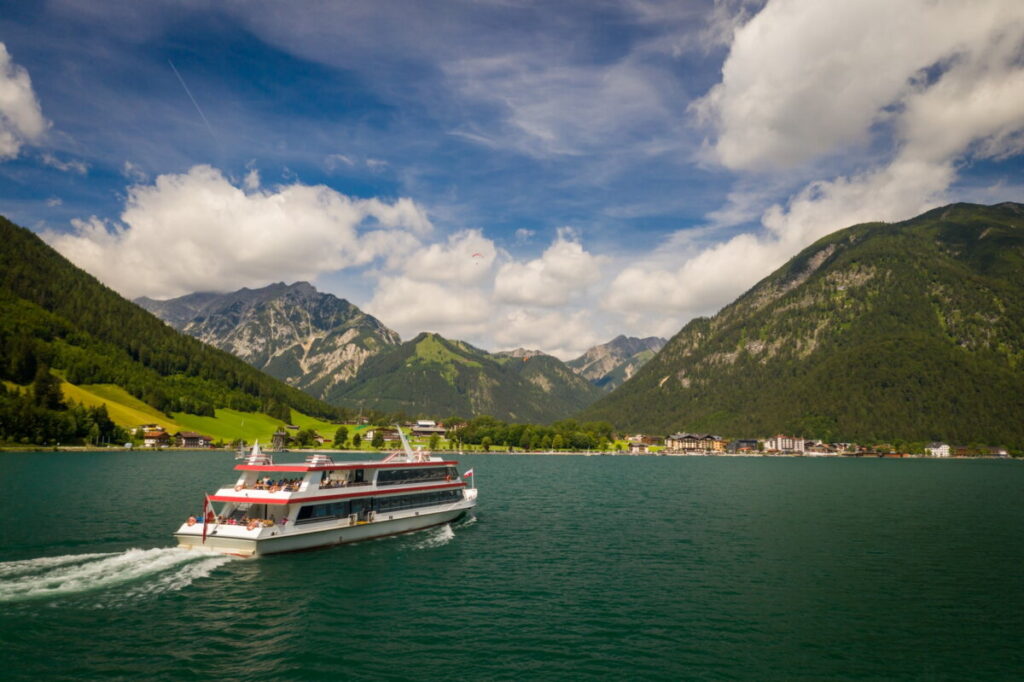 Mit dem Schiff über den Achensee fahren - traumhaft schön, Foto: Fabio Keck