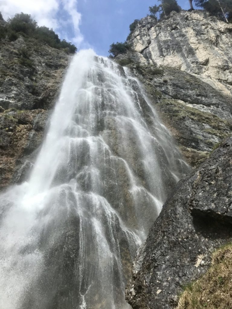 Achensee Sehenswürdigkeiten - der imposante Dalfazer Wasserfall