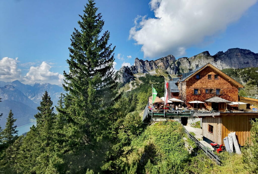 Traumhaft: Achensee Wanderung zur Erfurter Hütte