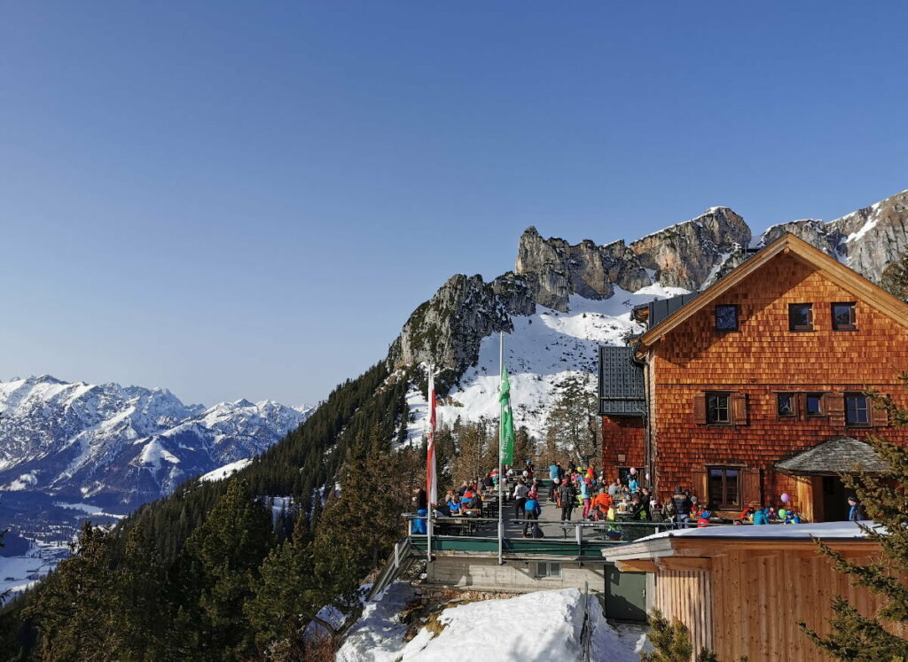 Der Achensee Winter ist vielfältig - mit Ski und fern der Skipisten!