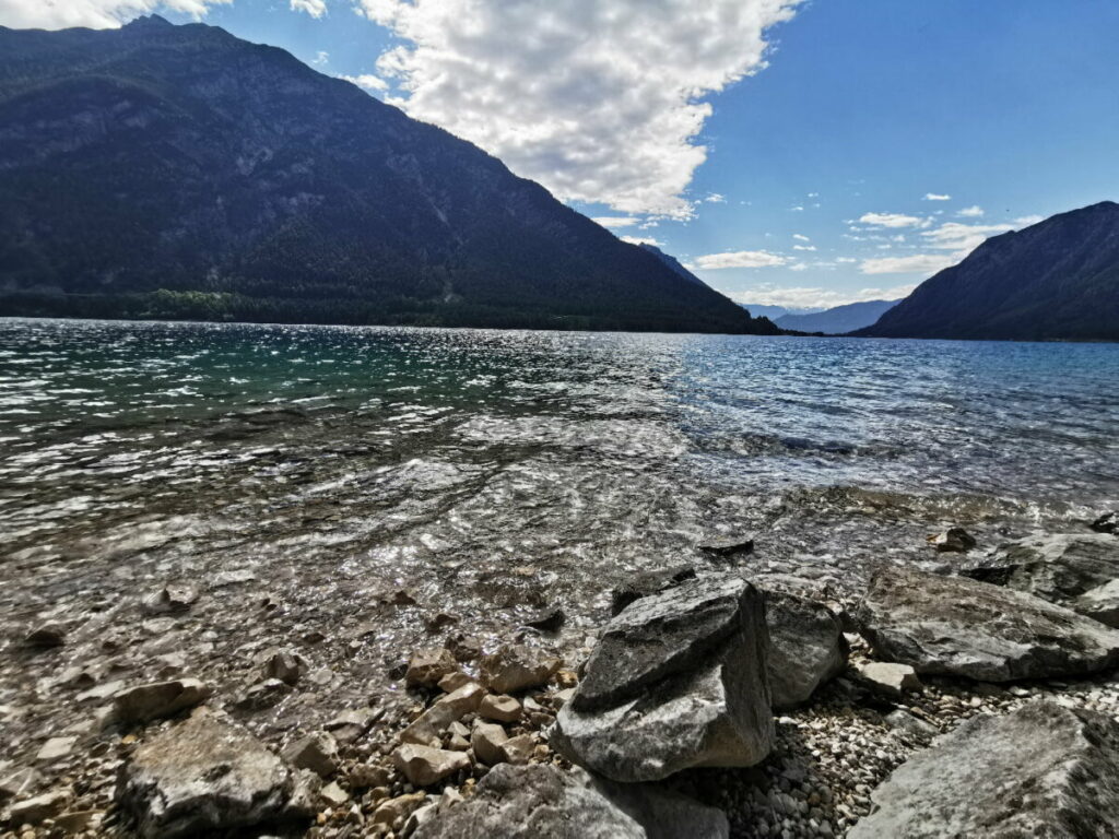 Viele Plätze, viele schöne Ecken zum Achensee baden