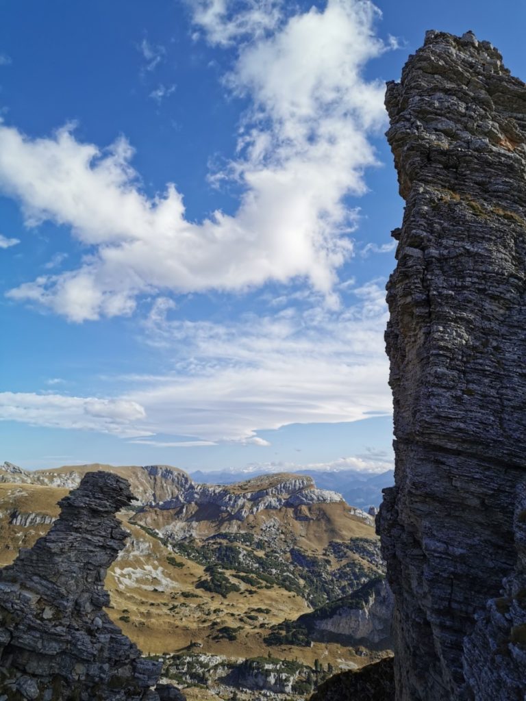 Am Achensee wandern - zwischen den imposanten Kalkfelsen des Rofan