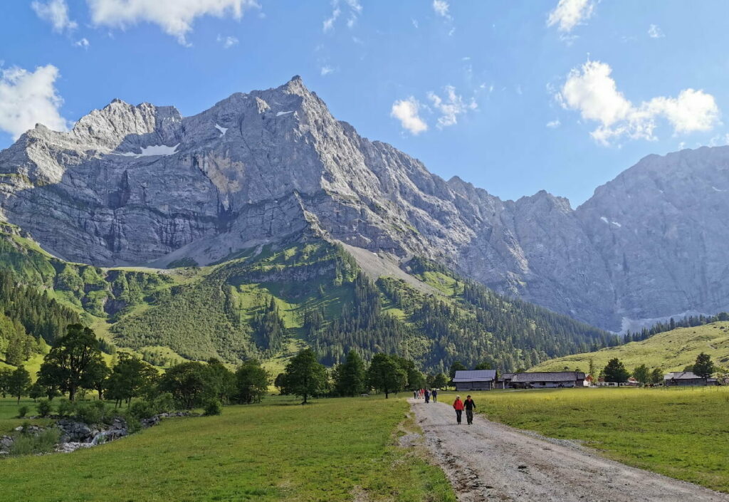 So schön kannst du am Ahornboden wandern