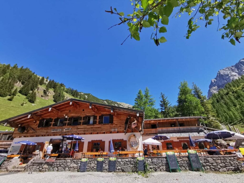 Almwandern in Tirol - Wanderziel Binsalm im Karwendel