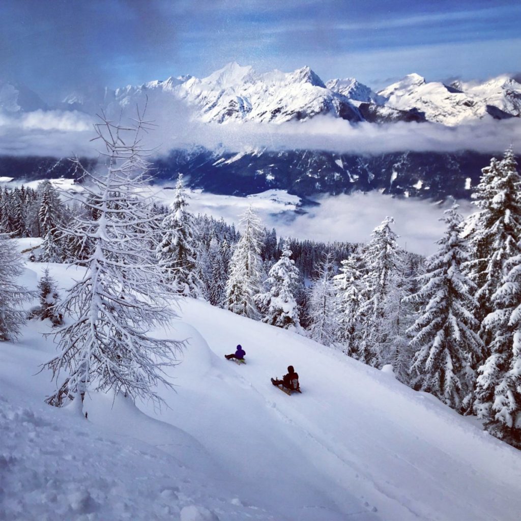 Mein Alpen Winter im Schnee - rodeln in den verschneiten Bergen