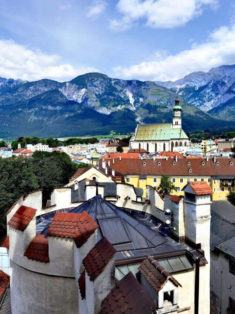 Besuch mal die größte Altstadt in Tirol - direkt am Karwendel!