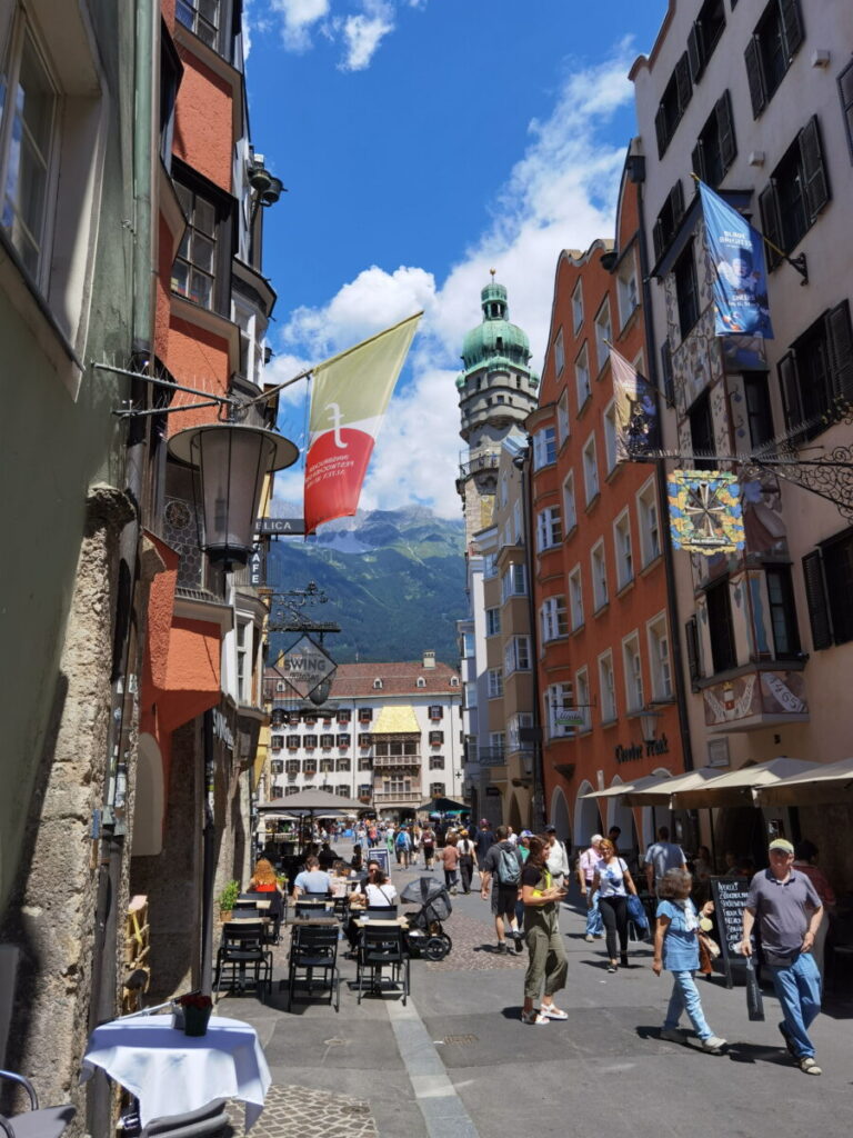 Das ist die Altstadt Innsbruck mit dem Goldenen Dachl