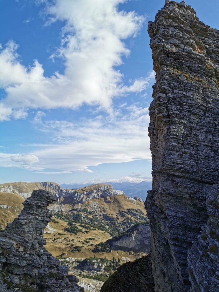 Bergwandern mit Lift - erst mit der Bergbahn hinauf und dann über den Dalfazer Kamm auf den Hochiss wandern