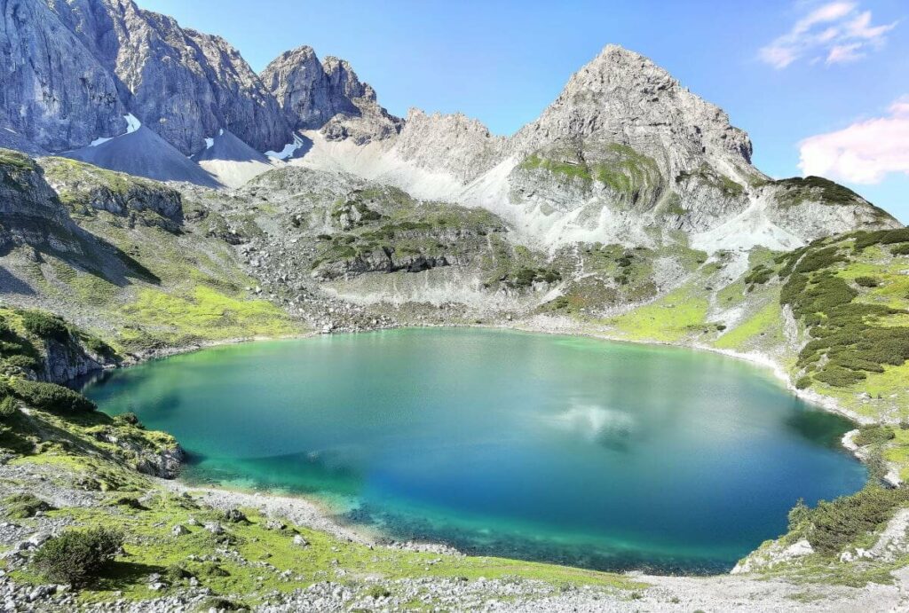 Gigantische Bergwanderung über die Seen zum Lehnberghaus