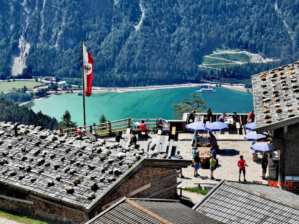 Zur Dalfazalm Wandern - mit diesem Ausblick auf der Sonnenterrasse