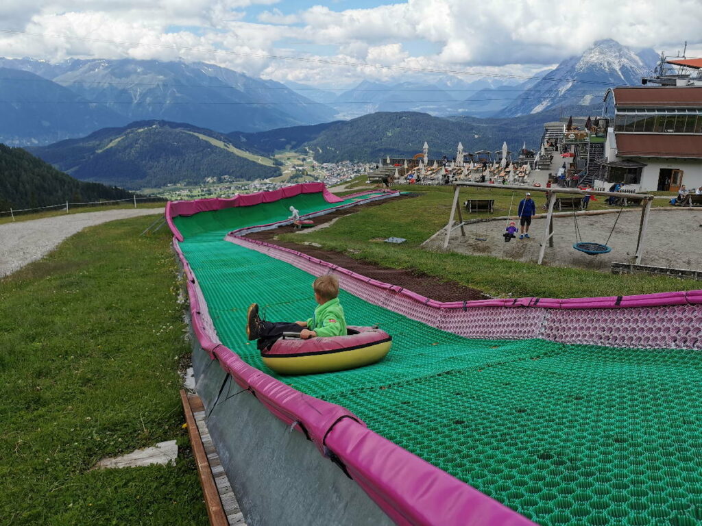 Highlight in Seefeld mit Kindern - die Reifenrutsche auf der Rosshütte