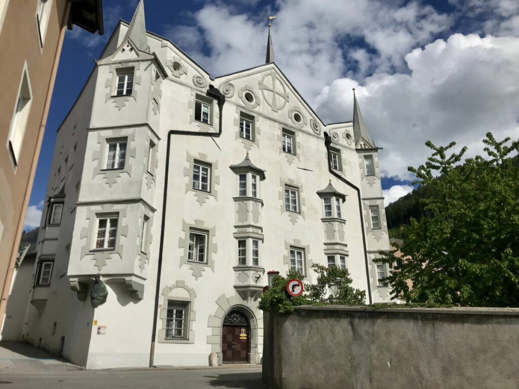 Das Fuggerhaus Schwaz - mit der Fugger Büste