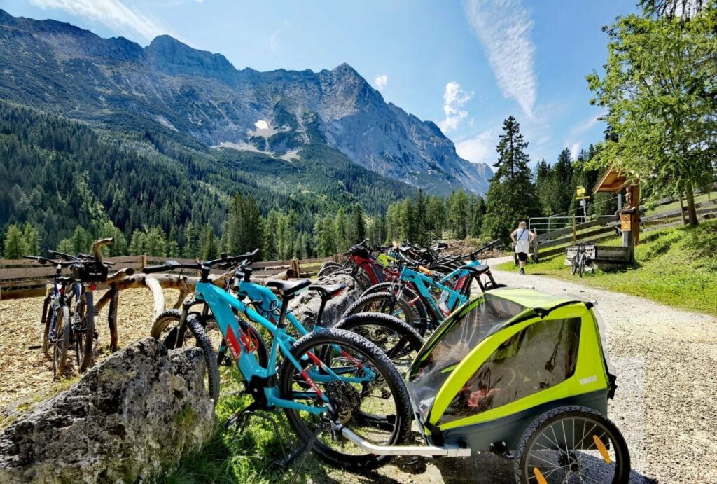 Im Gaistal zum Seebensee mountainbiken und auf der Gaistalalm einkehren