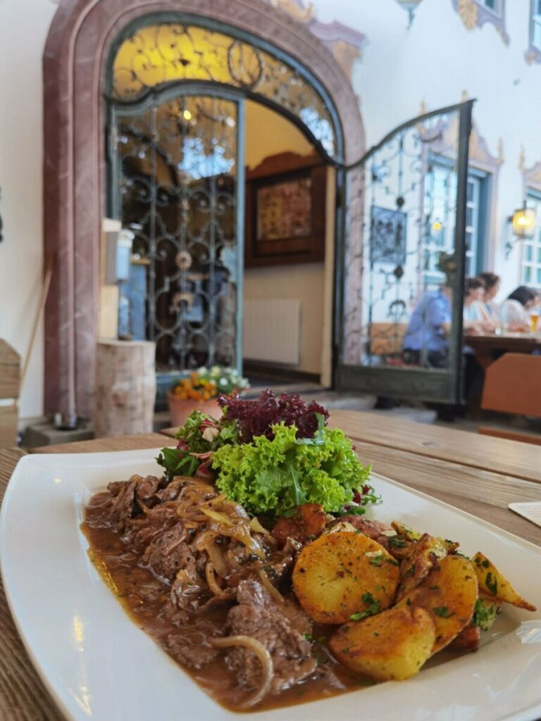 Schmeckt vorzüglich: Die Ochsenfetzen im Gasthof Post in Wallgau