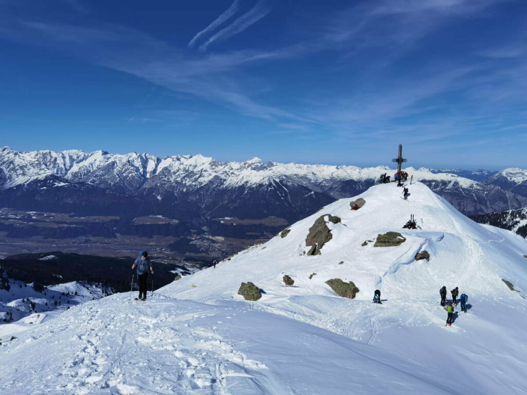 Gilfert Skitour Ziel: Das 2506 Meter hohe Kreuz am Gipfel