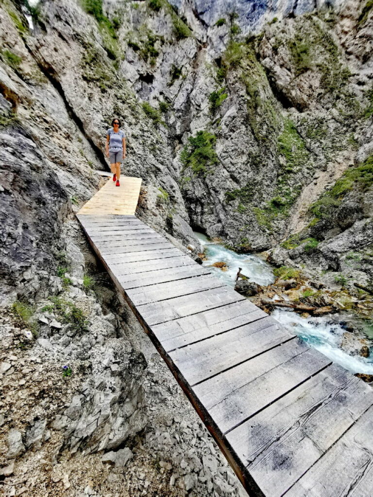 Durch die Gleirschklamm wandern - teils auf diesen Bohlenwegen