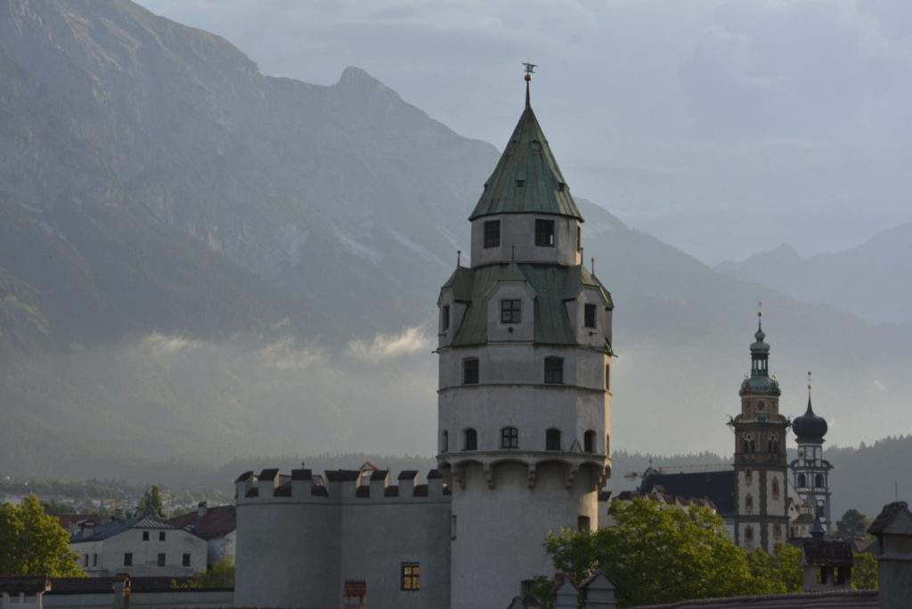 Besuch mal die Hall in Tirol Altstadt - nicht weit von der Karlskirche!