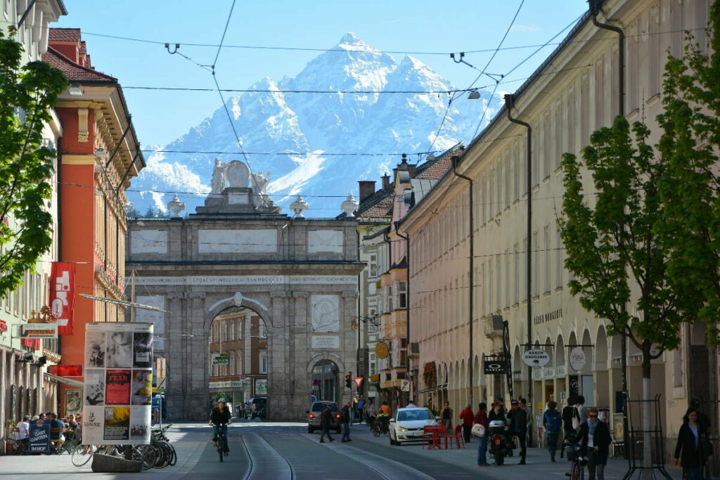 Hier endete früher die Altstadt von Innsbruck - bei der Triumphpforte