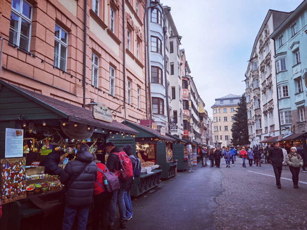 Innsbruck Weihnachtsmarkt - in der Herzog-Friedrich-Straße zwischen Ottoburg und Helblinghaus