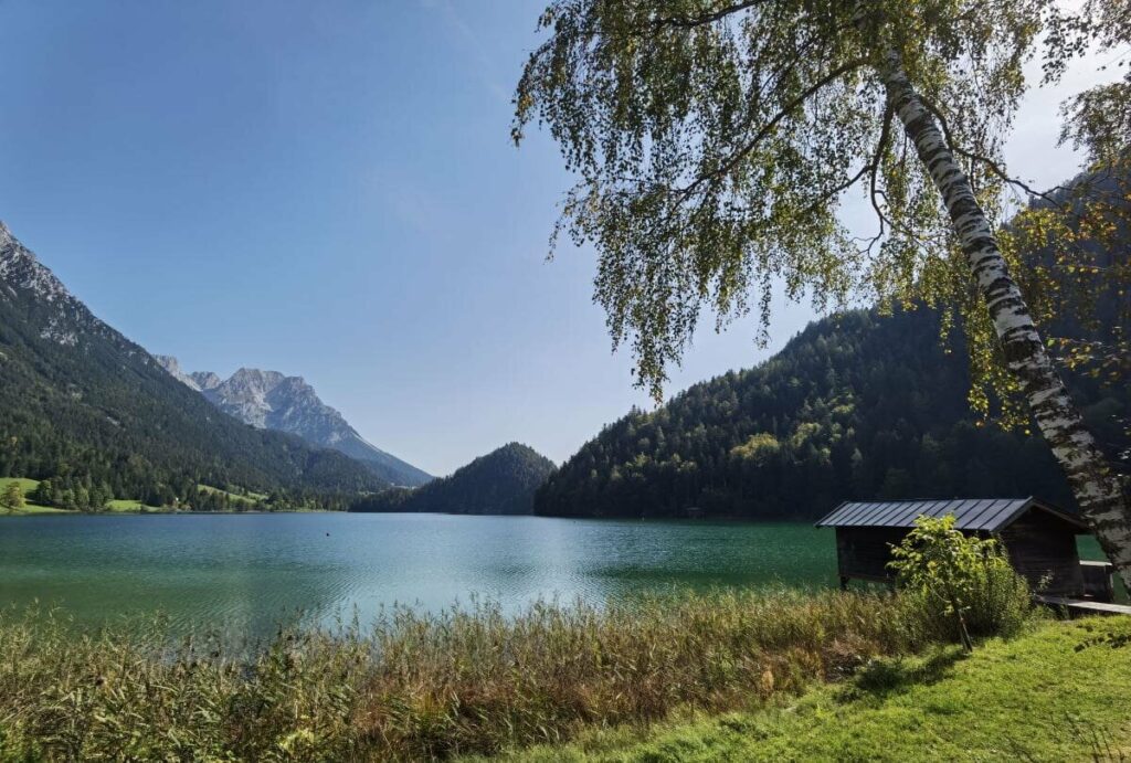 Der Hintersteiner See mit dem Kaisergebirge