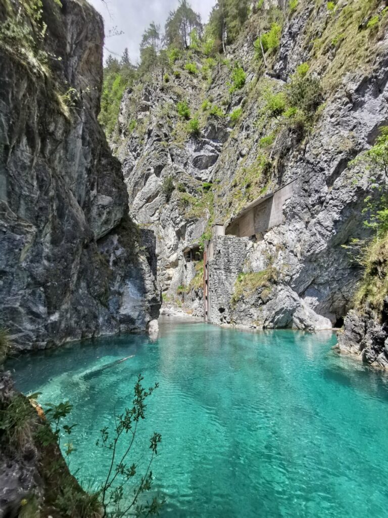 Karibik im Karwendel - nennen es viele in den sozialen Medien. Das Wasser ist aber saukalt.