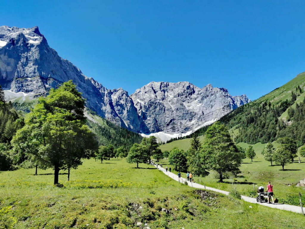 Karwendel mit Kindern: Großes Naturerlebnis für kleine Forscher am Ahornboden