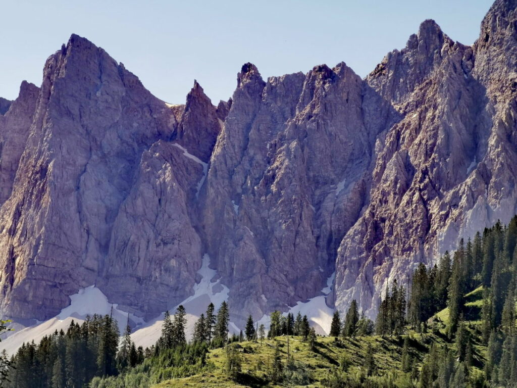 Von Hinterriss zum Hochalmsattel - mit Blick auf die Laliderer Wände