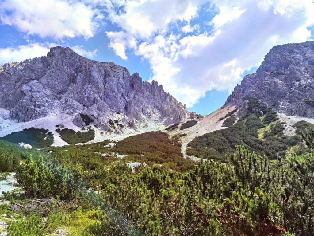 Imposante Berge der Mieminger Kette oberhalb vom Lehnberghaus