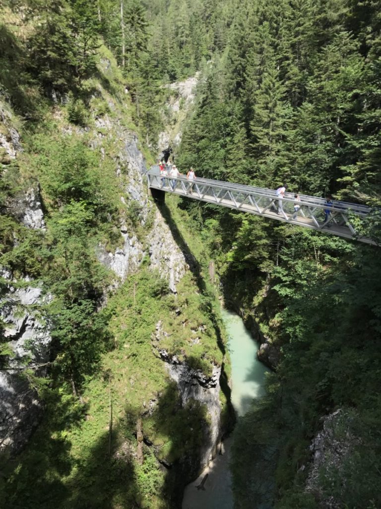 Bei Seefeld in Tirol liegt die beeindruckende Leutaschklamm