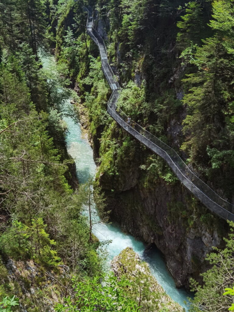 Der Mai Urlaub ist ideal für einen Besuch in der Leutaschklamm: Ab 1. Mai geöffnet