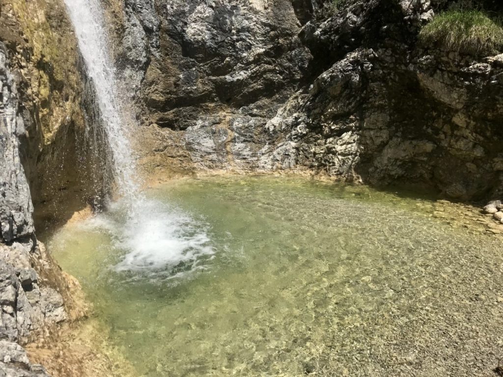 Mittenwald wandern - die schönsten Wanderungen in Wallgau am Wasser und auf die Gipfel