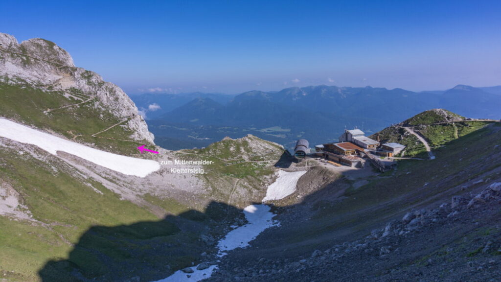 Von der Bergstation der Karwendelbahn auf dem Mittenwalder Höhenweg