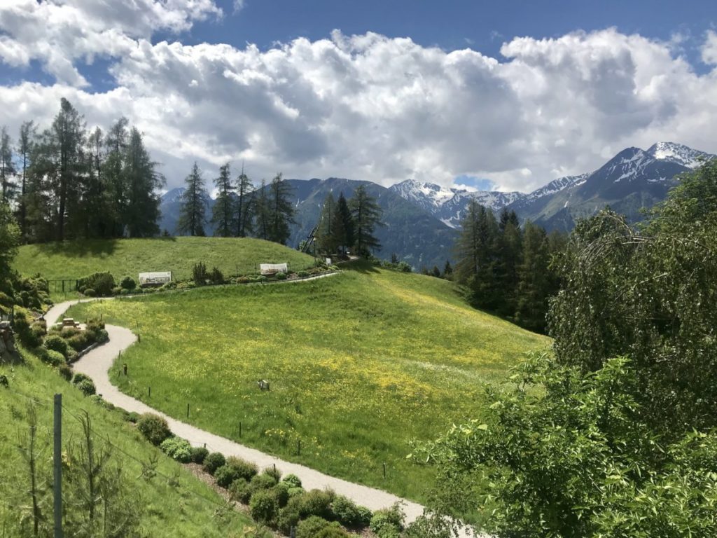 Mösern: Der aussichtsreiche Spazierweg zur Friedensglocke