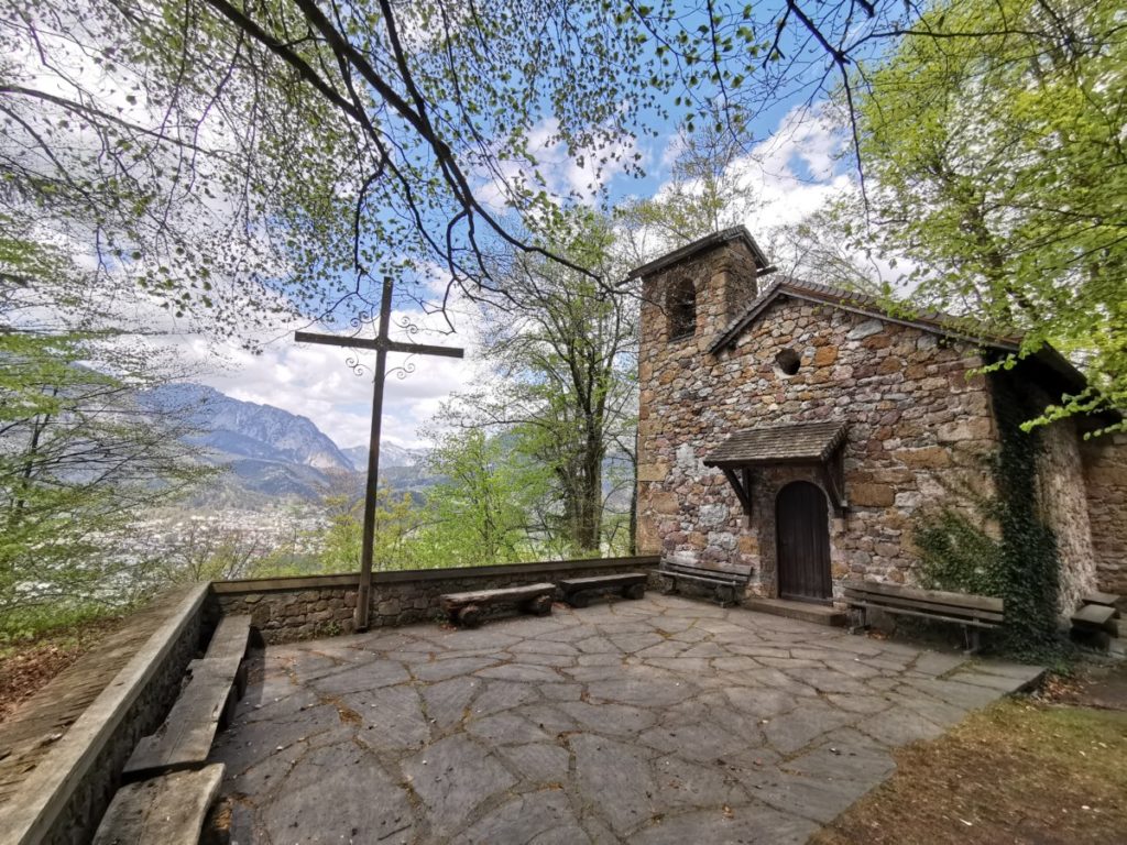 Die Notburga Kapelle auf der Rottenburg, in den Tuxer Alpen