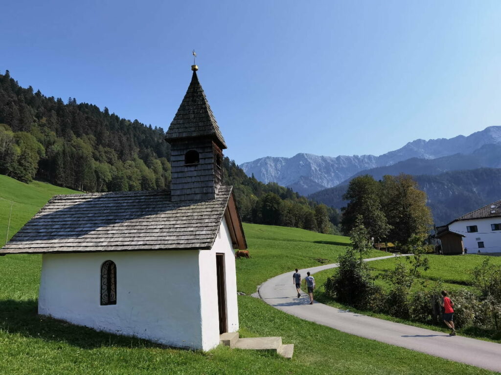 Oberhalb der Partnachklamm geht´s an dieser Kapelle zurück nach Garmisch Partenkirchen