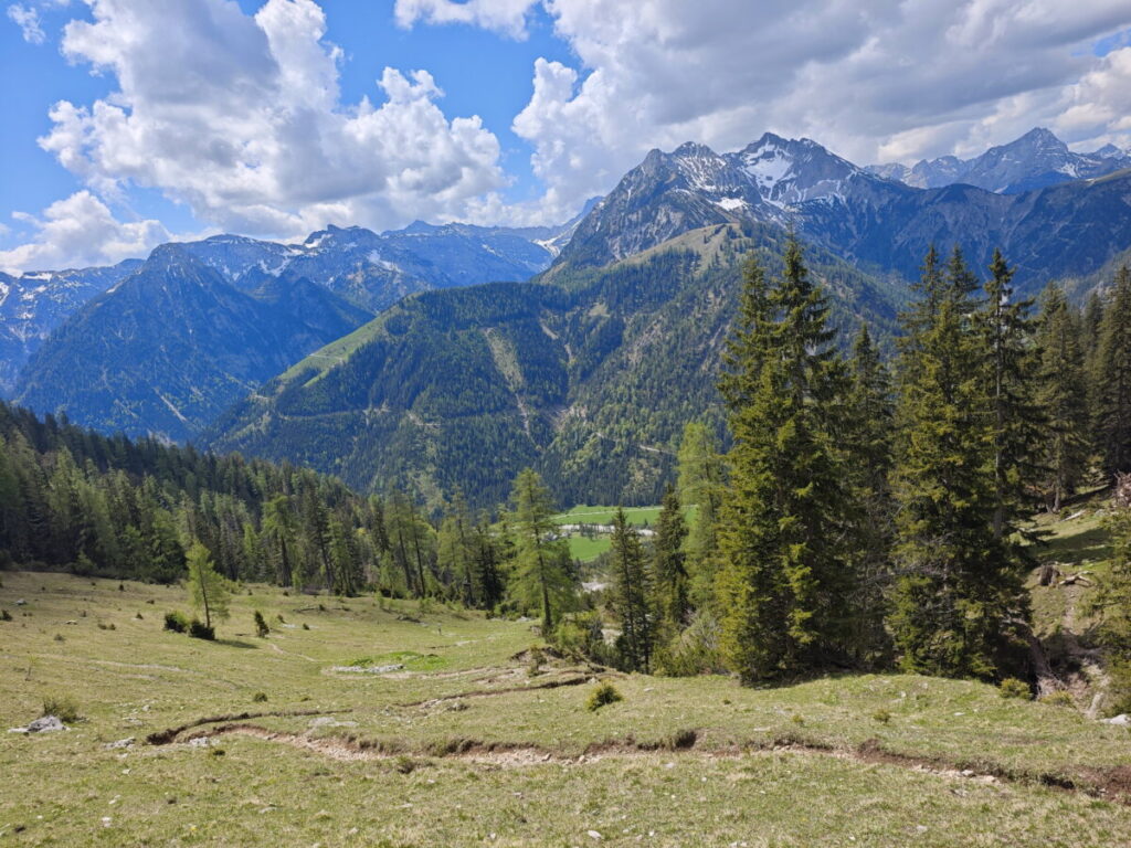 Ausblick vom Pasillsattel Richtung Feilkopf