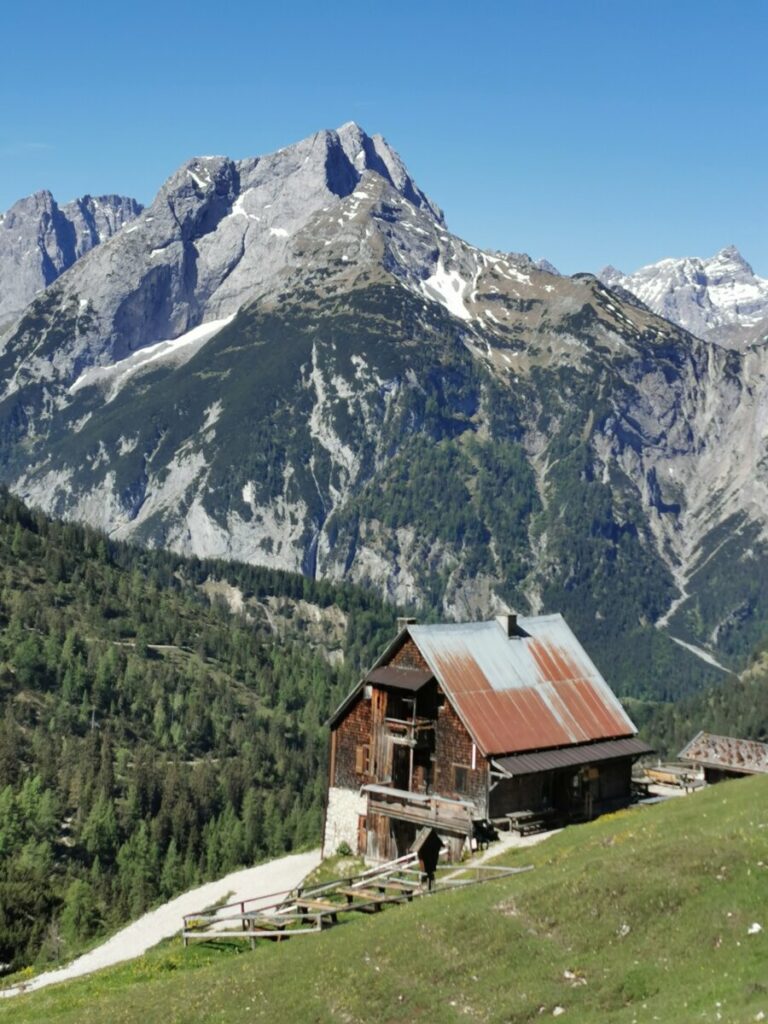 Ab Hagelhütten auf die Plumsjochhütte wandern - sehr zu empfehlen und nicht so schwer