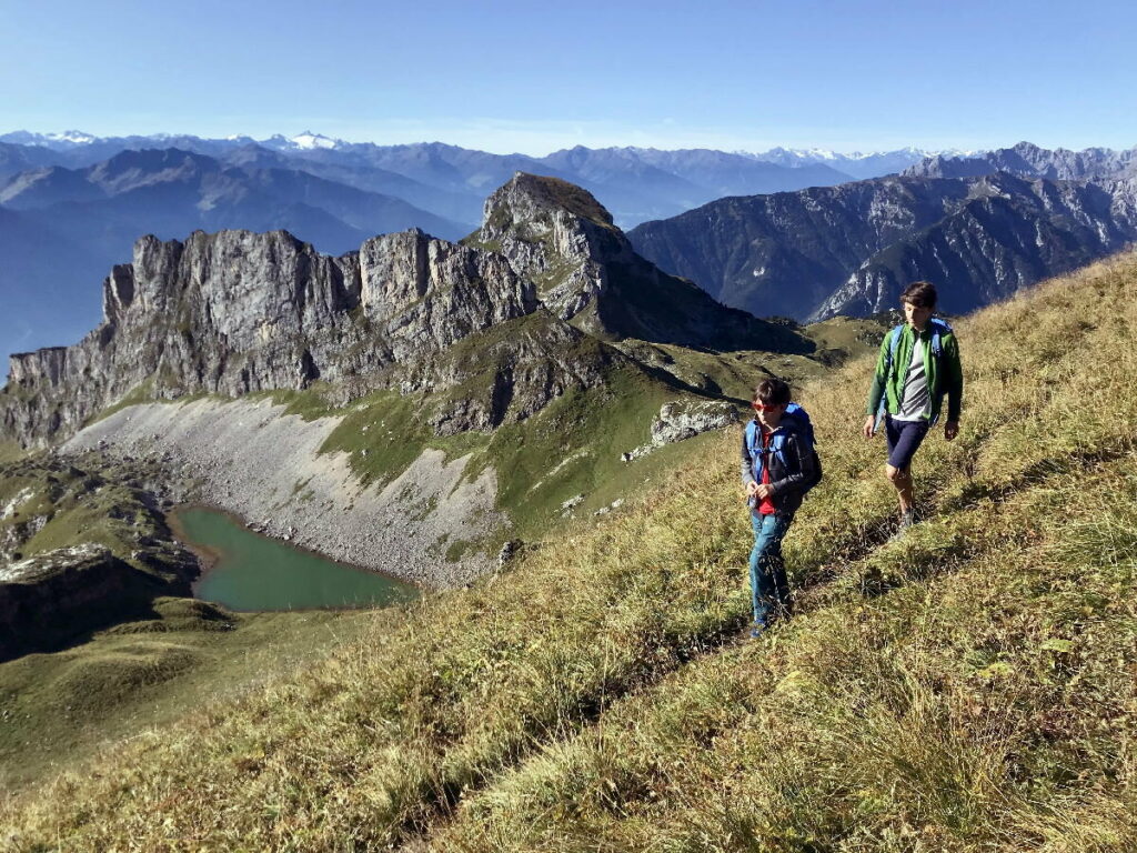 Mit der Rofanseilbahn besonders aussichtsreich oben zu den Gipfeln wandern