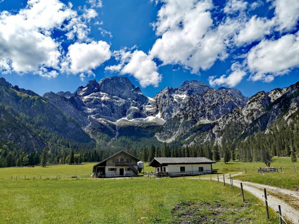 Gigantisch ist das Panorama von der Rontalalm auf´s Karwendel