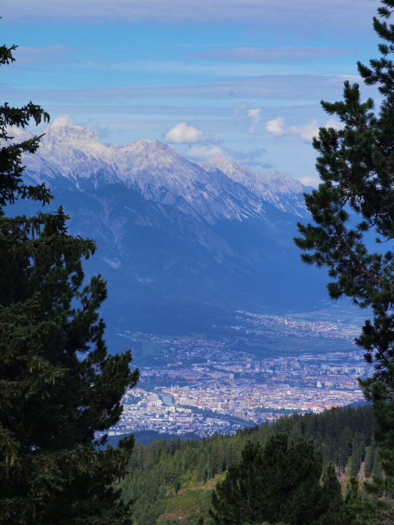 Ausblick vom Salfeiner See zum Karwendel, im Tal liegt Innsbruck