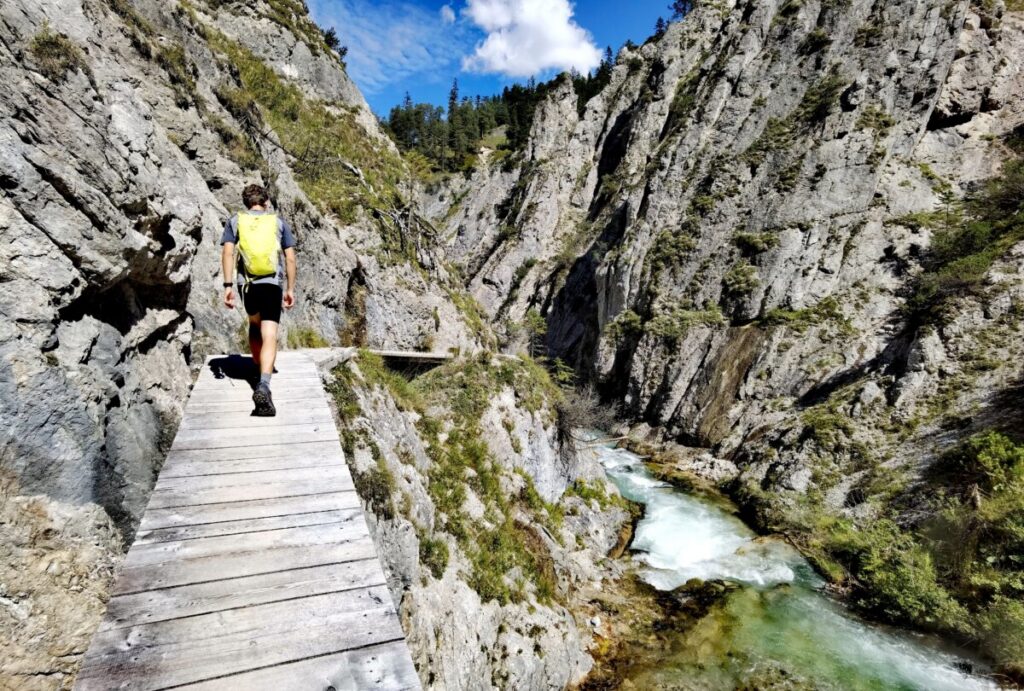 In Scharnitz wandern durch die Gleirschklamm