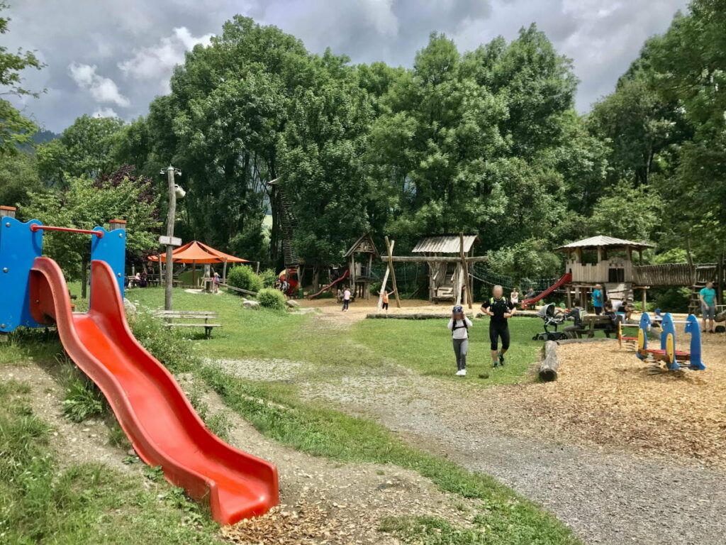 Schlitterer See Spielplatz - ein toller Platz im Zillertal mit Kindern