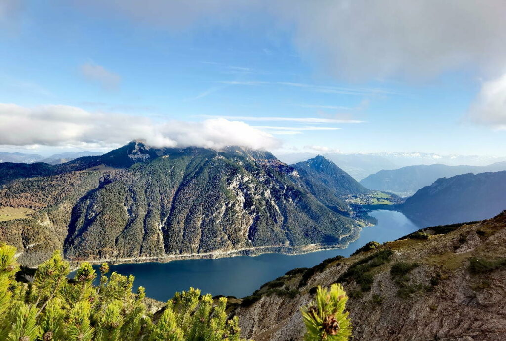 Traumblick von Seebergspitze auf den Achensee und das Rofan