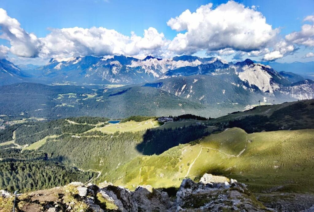 Ausblick vom Klettersteig Seefeld ins Wettersteingebirge