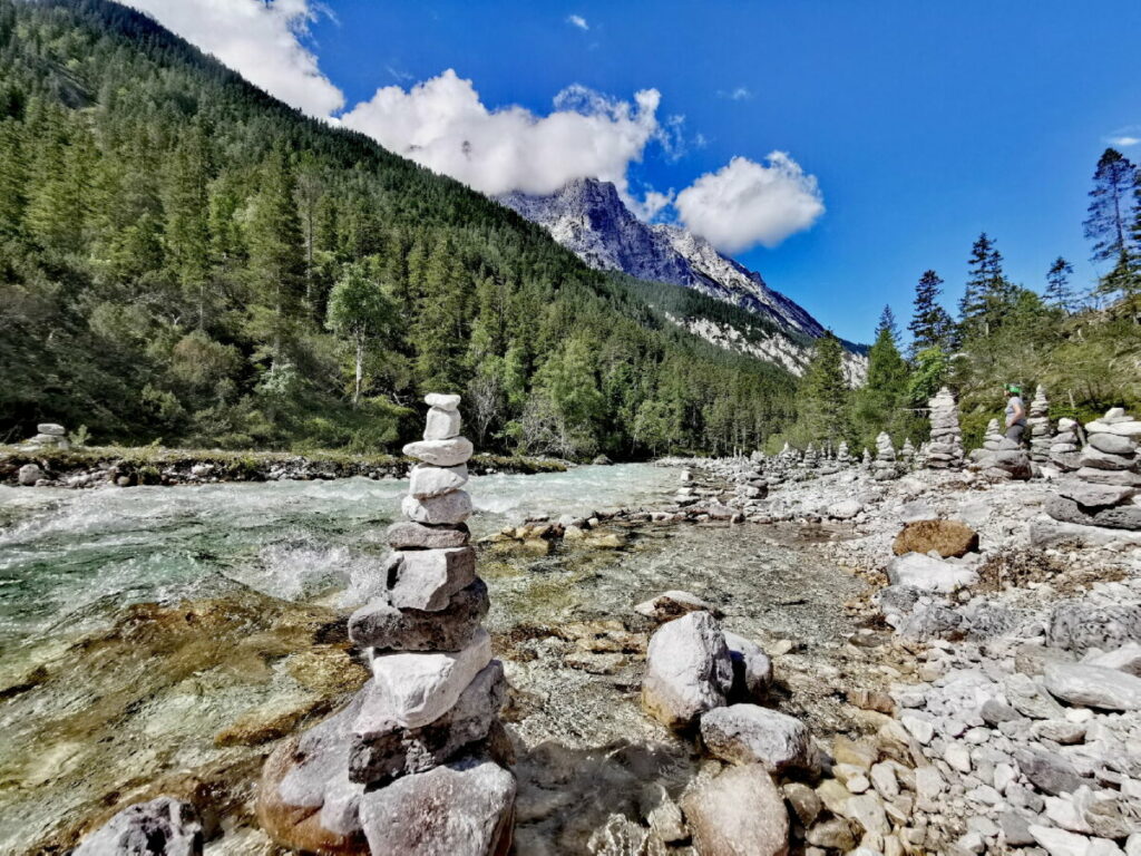 Die Steinmännchen Kolonie im Hinterautal - Naturidylle an der jungen Isar