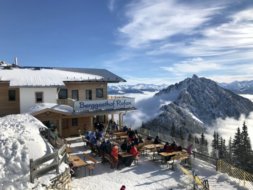 Skigebiet Rofan: Das ist der Ausblick beim Berggasthof Rofan im Skigebiet am Achensee