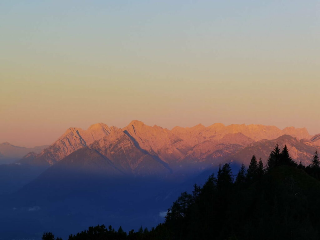 Das Karwendelgebirge beim Sonnenaufgang