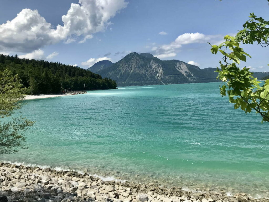 Auch ein Stausee in Deutschland, aber als solches nicht zu erkennen: Der Walchensee in Bayern