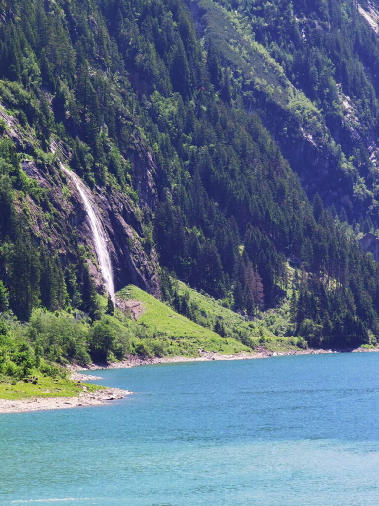 Wasserfälle Zillertal, die du einmal sehen solltest: Im Stilluptal am Stausee